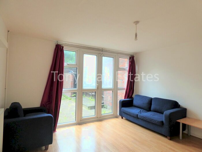 5 Bedroom Maisonette To Rent In Mowatt Close, London N19