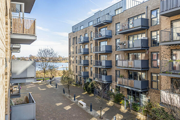 2 Bedroom Flat For Sale In Green Lanes Walk, N4