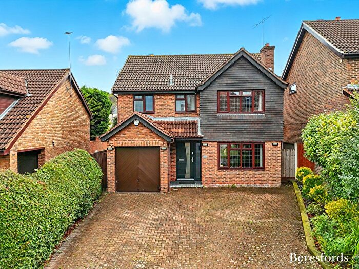 4 Bedroom Detached House For Sale In Paget Drive, Billericay, CM12