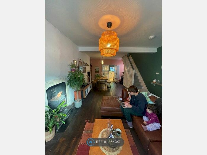 2 Bedroom Terraced House To Rent In Hayward Road, Barton Hill, Bristol, BS5