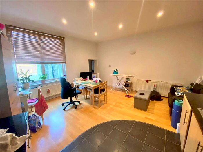 1 Bedroom Flat To Rent In Southfield Road, London, W4
