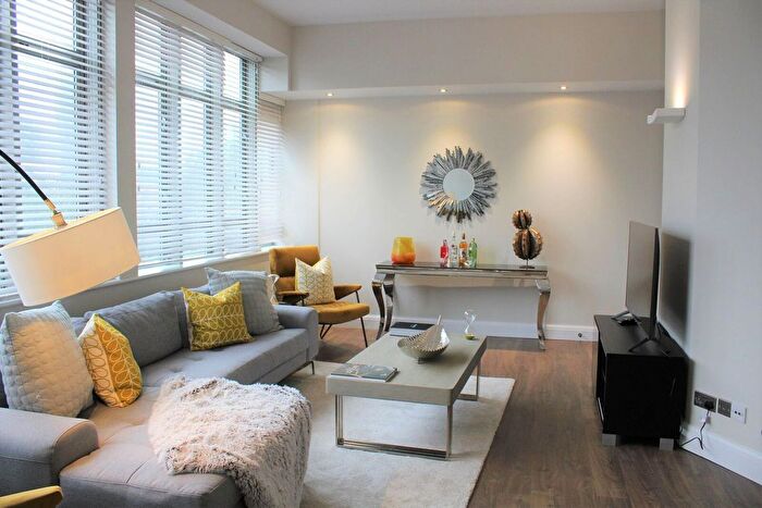2 Bedroom Flat To Rent In City Road, Angel, London, EC1V
