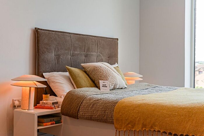 1 Bedroom Flat To Rent In Uncle Deptford, Deptford, London, SE8