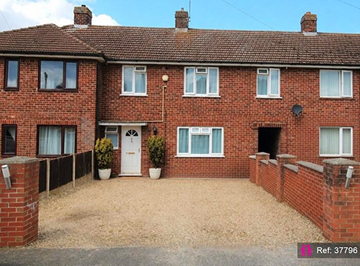 4 Bedroom Terraced House For Sale In Harrowby Lane, Grantham, NG31