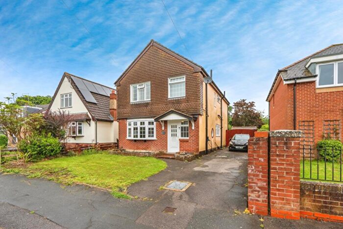 4 Bedroom Detached House For Sale In Padnell Road, Waterlooville, Hampshire, PO8