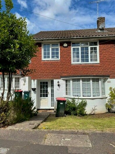 3 Bedroom Terraced House To Rent In Lyndhurst Close, Crawley, RH11