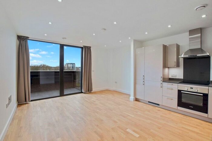 1 Bedroom Flat To Rent In Burgess Springs, Chelmsford, CM1