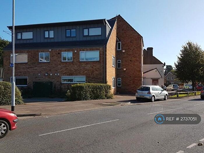 2 Bedroom Flat To Rent In High Street, Chesterton, Cambridge, CB4