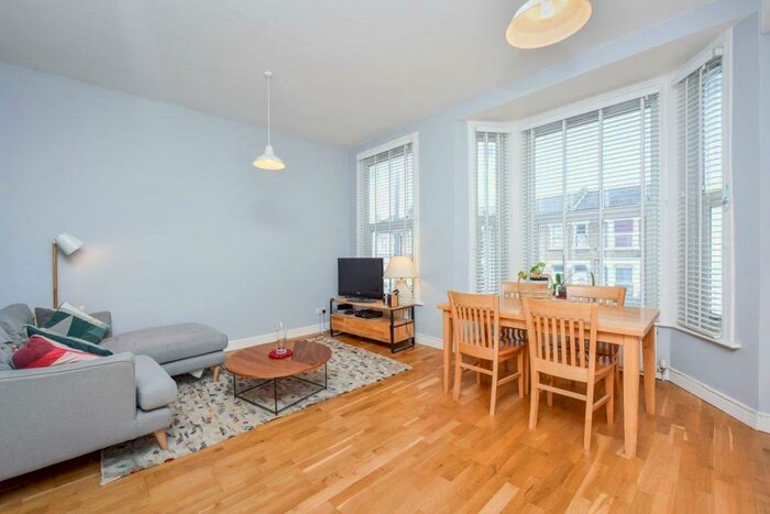 2 Bedroom Flat To Rent In Ryecroft Road, London, SE13