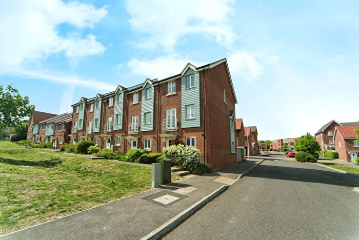 4 Bedroom End Of Terrace House For Sale In Weavers Close, Eastbourne, East Sussex, BN21