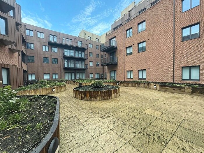 2 Bedroom Flat To Rent In Farnborough Road, Farnborough, GU14