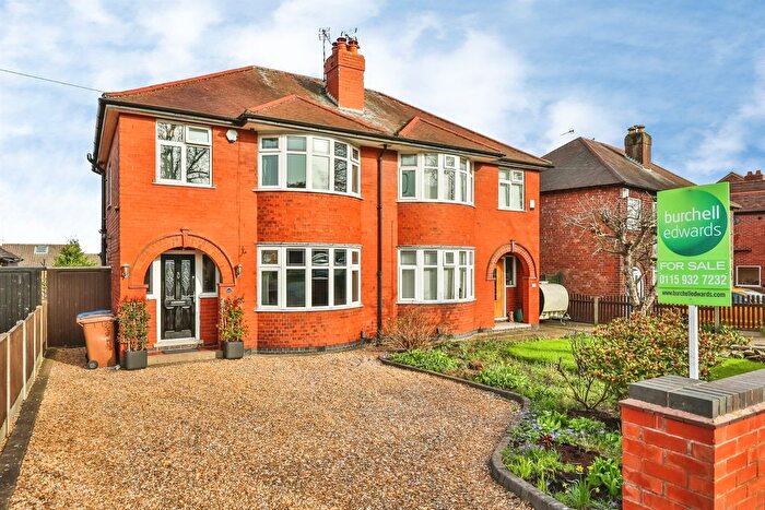 3 Bedroom Semi-Detached House For Sale In Heanor Road, Ilkeston, DE7