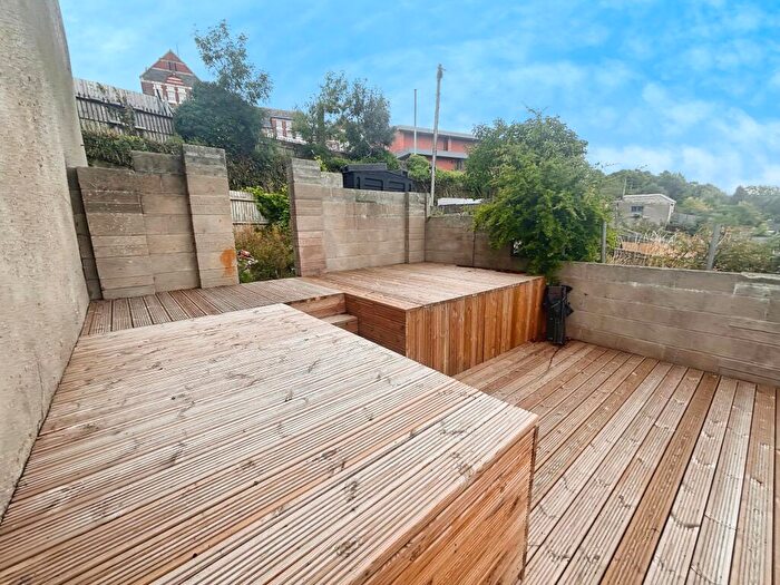 1 Bedroom Flat To Rent In Main Street, Barry, CF63