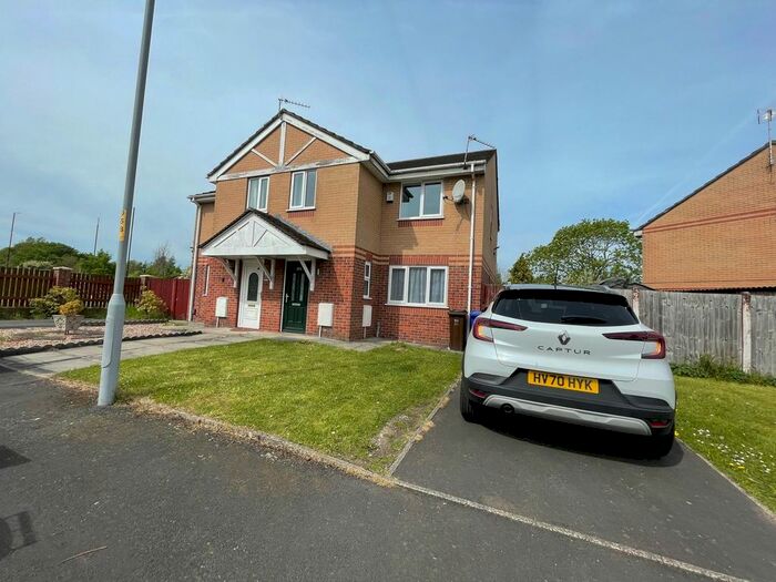 3 Bedroom Semi-Detached House To Rent In Peterswood Close, Wythenshawe, Manchester, M22