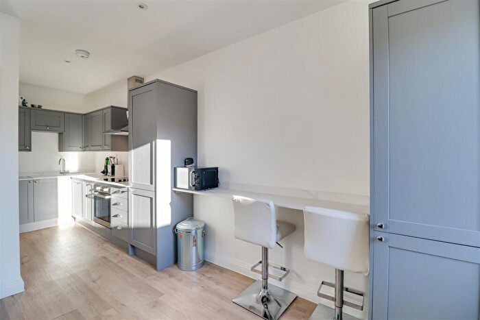 1 Bedroom Flat For Sale In London Road, Westcliff-On-Sea, SS0