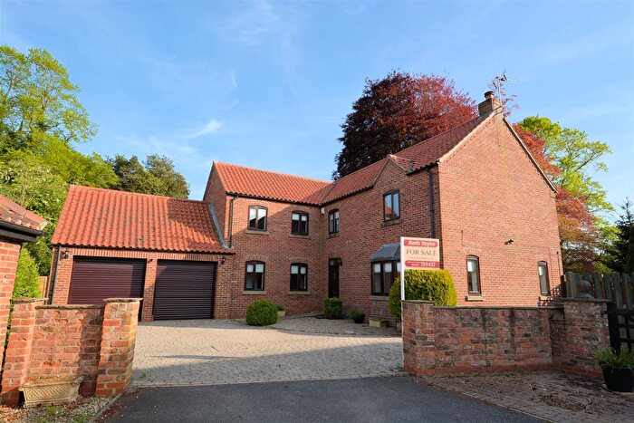 4 Bedroom Detached House For Sale In Rythergate, Cawood, Selby, YO8