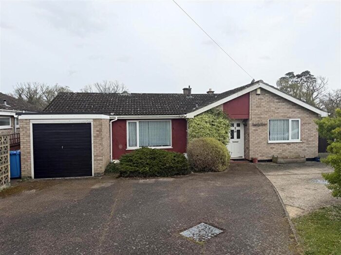 3 Bedroom Detached Bungalow For Sale In Park Walk, Holton, Halesworth, IP19
