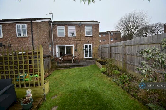 3 Bedroom End Of Terrace House To Rent In Somerton Close, Bristol, BS15