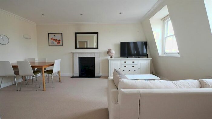 2 Bedroom Flat To Rent In Collingham Road, London, SW5