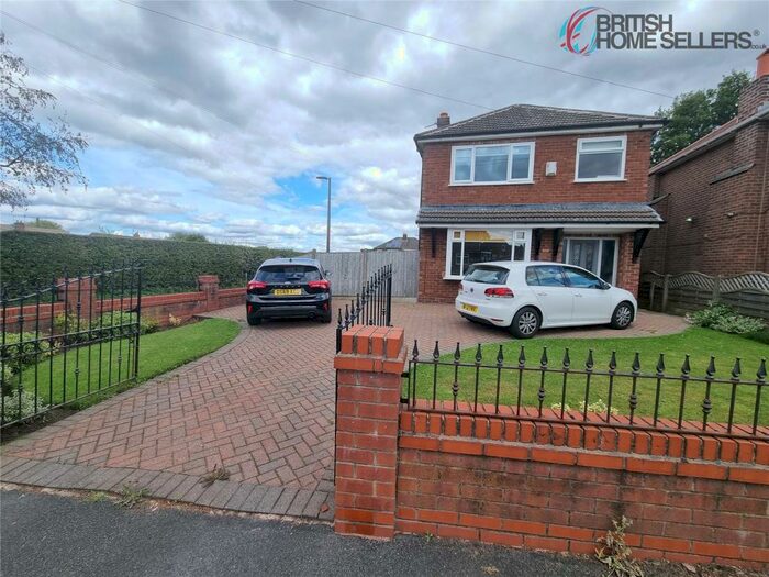 Houses for sale & to rent in M44 6DT, Halstead Drive, Irlam Manchester
