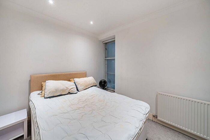 1 Bedroom Flat To Rent In Courtfield Road, South Kensington, London, SW7