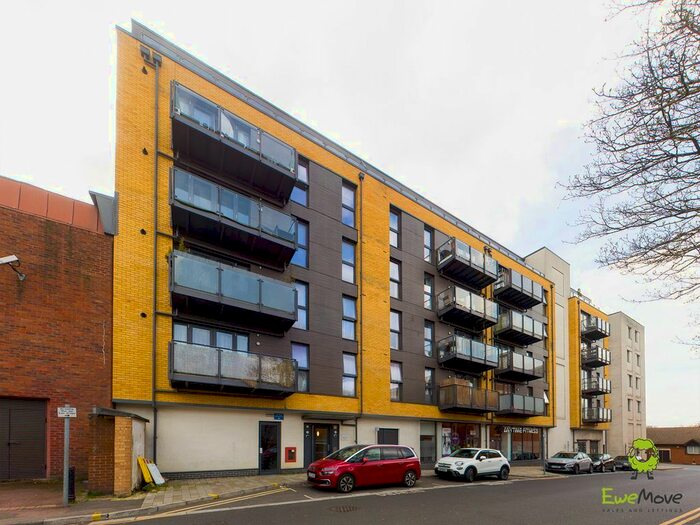 2 Bedroom Flat To Rent In Royal Oak Road, Bexleyheath, DA6