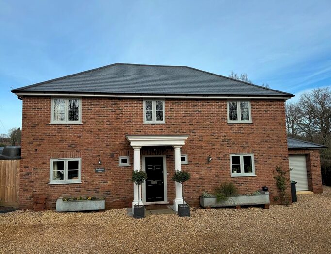 4 Bedroom Country House For Sale In Junction Road, Alderbury, Salisbury, Wiltshire, SP5