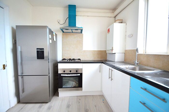 3 Bedroom Flat To Rent In Southall, Middlesex, UB1