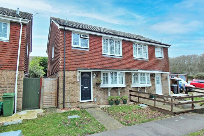 3 Bedroom Semi-Detached House To Rent In Fern Walk, Calcot, Reading, RG31