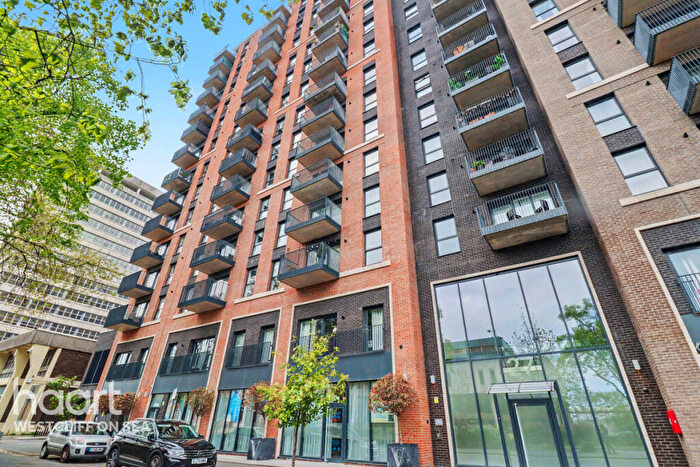 1 Bedroom Flat For Sale In Victoria Avenue, Southend-On-Sea, SS2