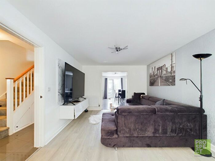 4 Bedroom Detached House For Sale In Glasspool Road, Winnersh, Wokingham, Berkshire, RG41