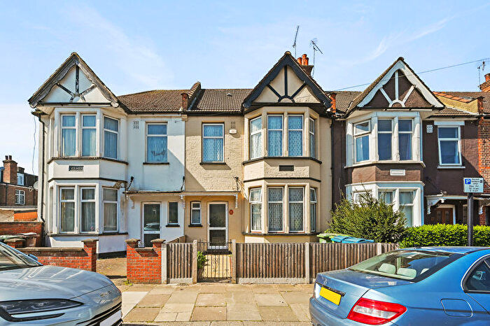 3 Bedroom Terraced House For Sale In Oxford Road, Harrow, HA1