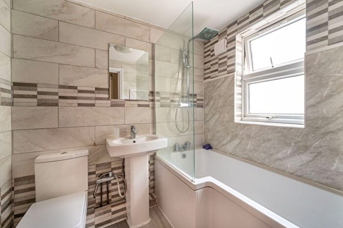 4 Bedroom Terraced House To Rent In Forest Gate, London, E7