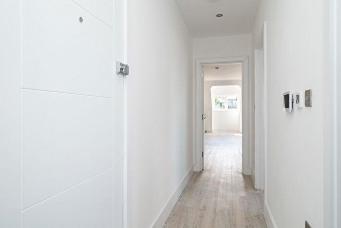 1 Bedroom Flat For Sale In Grove Road, Sutton, SM1