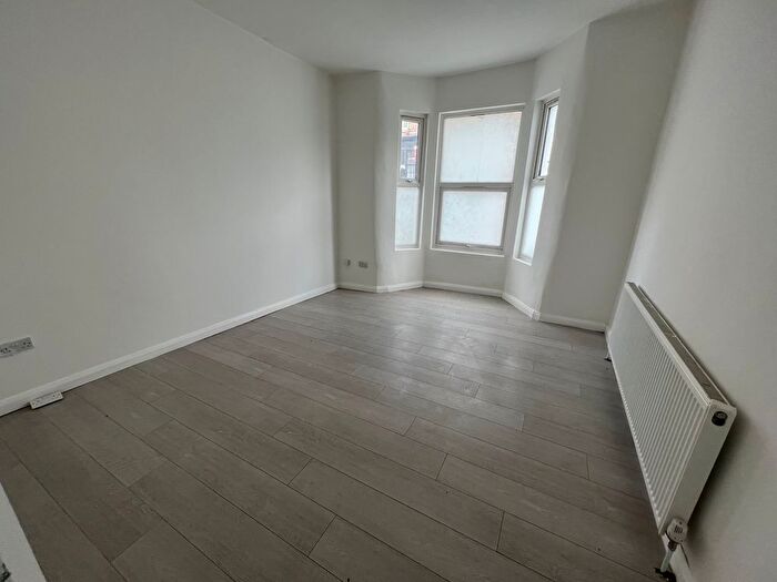 5 Bedroom Maisonette To Rent In Churchfield Road, First And Second Floor Flat, London, W3