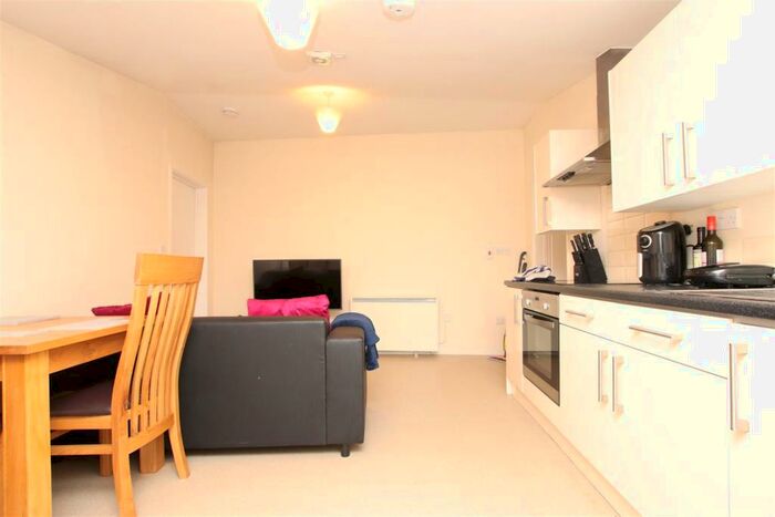 1 Bedroom Flat To Rent In Lower Bristol Road, Bath, BA2