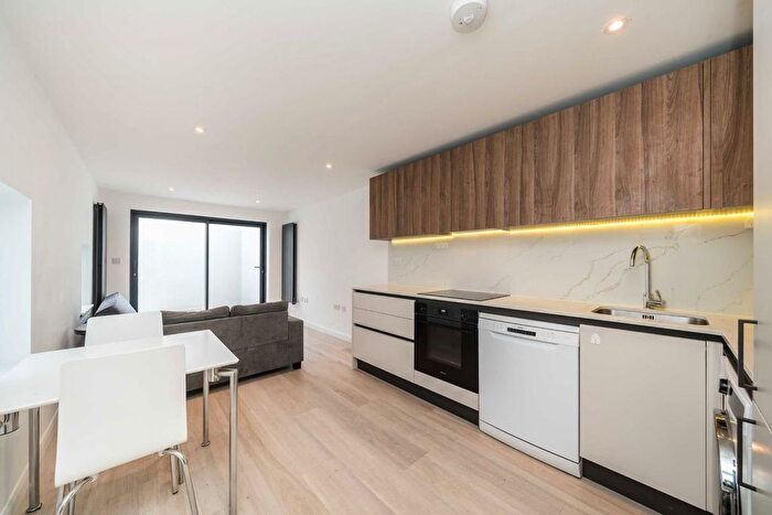 2 Bedroom Flat To Rent In Camden Street, Camden, NW1