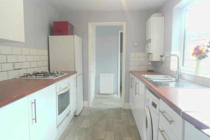 2 Bedroom Terraced House To Rent In Chesnut Avenue, HU5