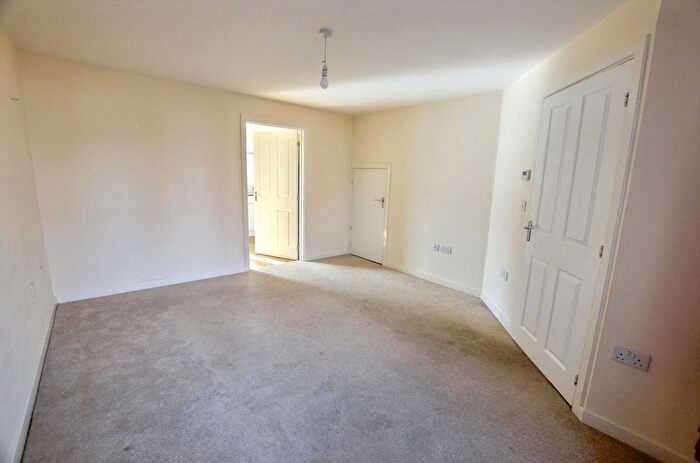 3 Bedroom Semi-Detached House For Sale In Northfield Way, Kingsthorpe, Northampton, NN2