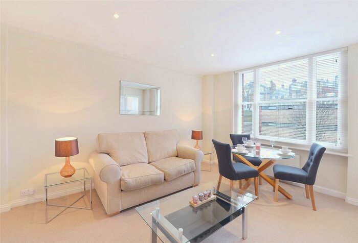 1 Bedroom Flat To Rent In Hill Street, Mayfair, London, W1J