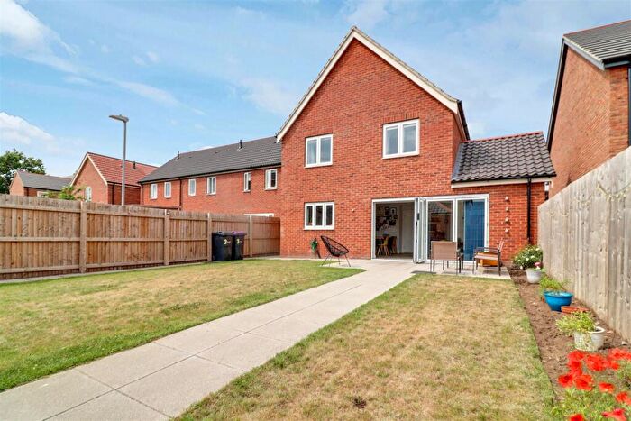 4 Bedroom Detached House For Sale In Caistor Road, Market Rasen, LN8