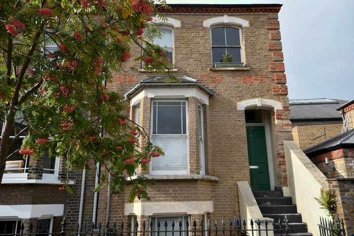 1 Bedroom Flat To Rent In Twisden Road, Dartmouth Park, London, NW5