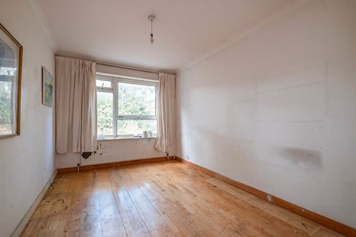 4 Bedroom Detached House For Sale In Martingales Close, Richmond, TW10