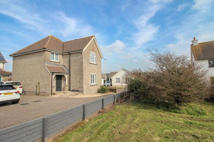 4 Bedroom Detached House For Sale In Myrtle Tree Crescent, Sand Bay, BS22