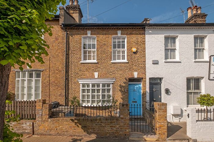2 Bedroom Cottage To Rent In Dalby Road, London, SW18