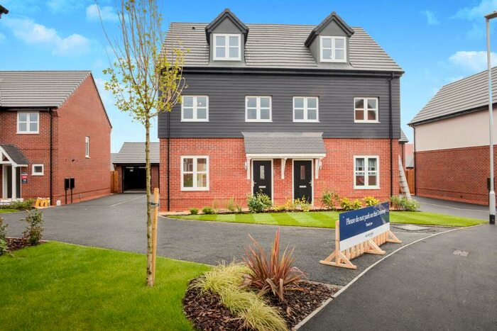 3 Bedroom Semi-Detached House To Rent In Wheatcroft Drive, Edwalton, NG12