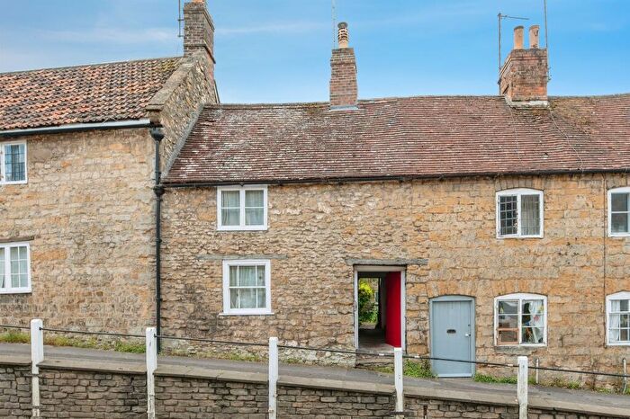 1 Bedroom Terraced House For Sale In Greenhill, Sherborne, DT9