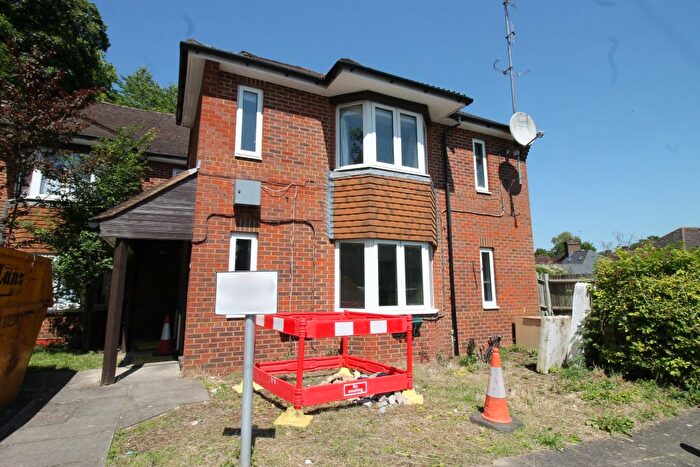 2 Bedroom Flat To Rent In Totteridge Road, High Wycombe, HP13