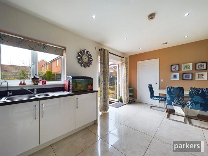 4 Bedroom Detached House For Sale In Messenger Road, Woodley, Reading, Berkshire, RG5