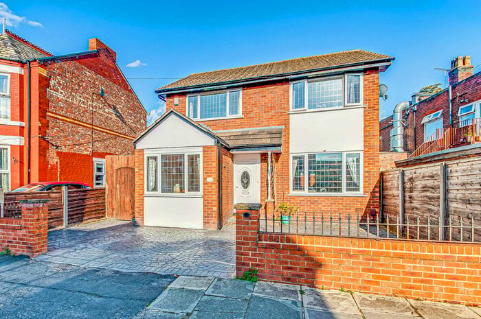 3 Bedroom Detached House To Rent In Whitelake Avenue, Flixton, Manchester, M41
